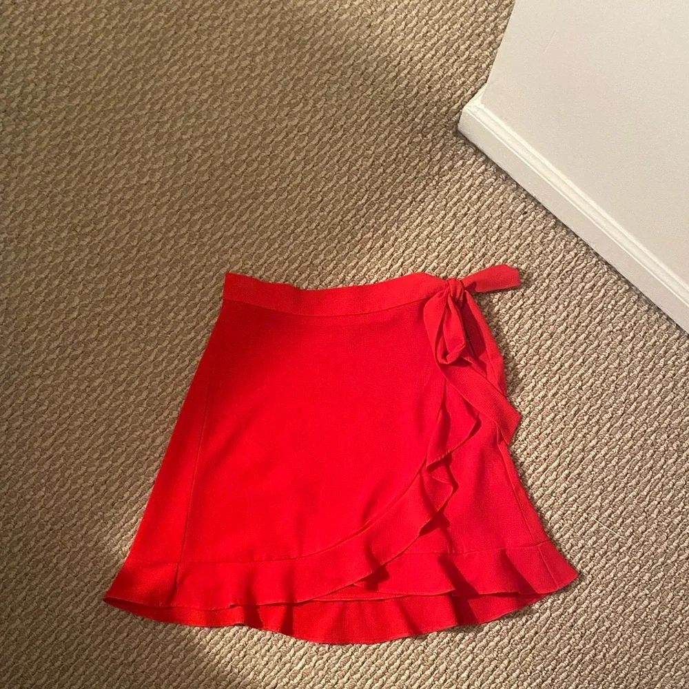 Show Me your MuMu roam ruffle skirt in red - Picture 2 of 3